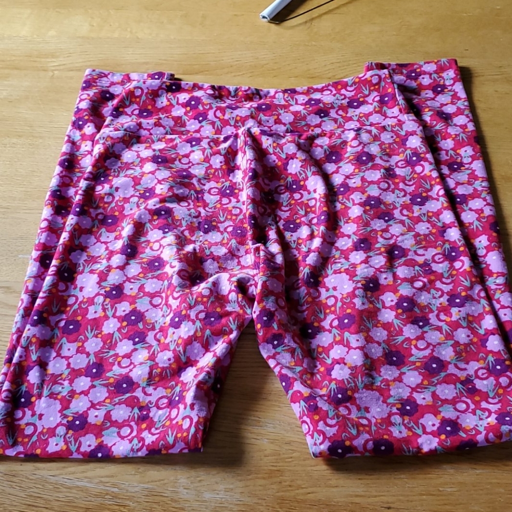 🛍LuLaRoe stretch pants, EUC purple floral, One Size